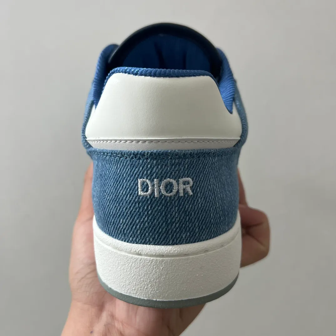 👟👟Ex-factory price 560👟👟 Men's size +10 Dior B27 series ✨2024 upgraded version purchasing agent grade ✨Super🔥sports shoes👫couple shoes. The high version 1:1 adopts oil edge lasting technology, the fabric is imported first-layer cowhide + high-tech fabric, and the inner cowhide + customized lining. TPU original engraved outsole. More than 30 colors of high-soled boots are available. Size: 35-42 for women and 38-46 for men. Bosses are welcome to compare...